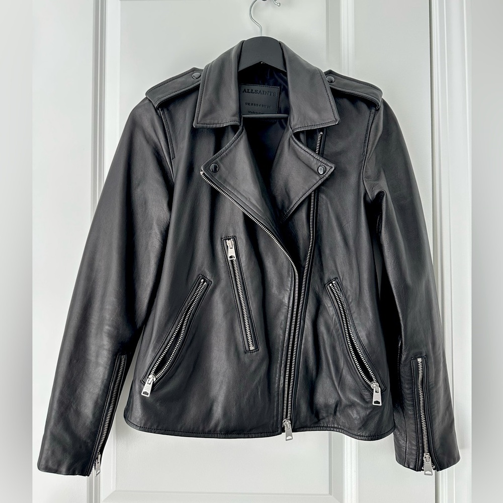 New without tag Leather Jacket. Size US4.